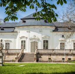 Letohrádek Mitrovských