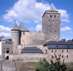 Kost, hrad